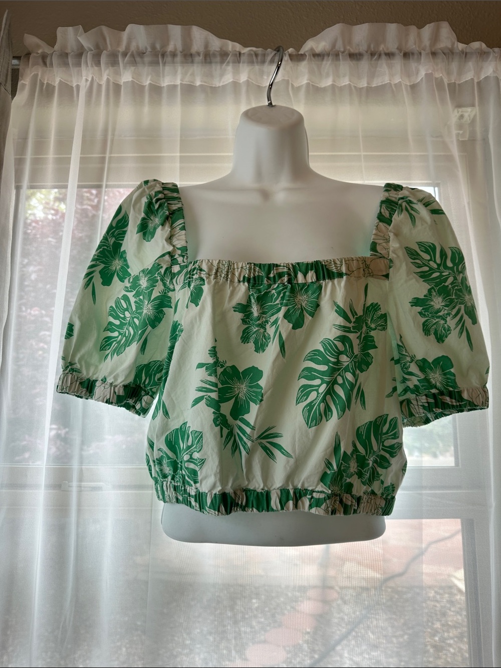 Green Tropical Print Puff Sleeve Crop Top